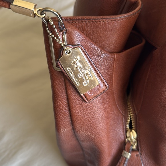 Beautiful Coach cognac leather handbag- perfect condition! - Picture 4 of 7